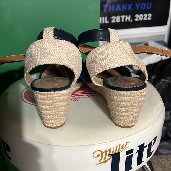 Shoes - Picture 4 of 5